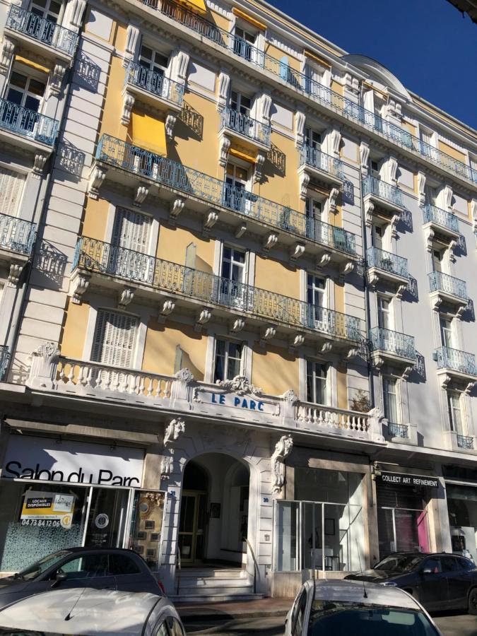 Superbe appartement indépendant en centre ville Vichy Esterno foto